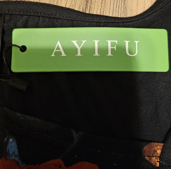 Ayifu Elegant Black Floral Short Sleeve Top - Picture 5 of 9